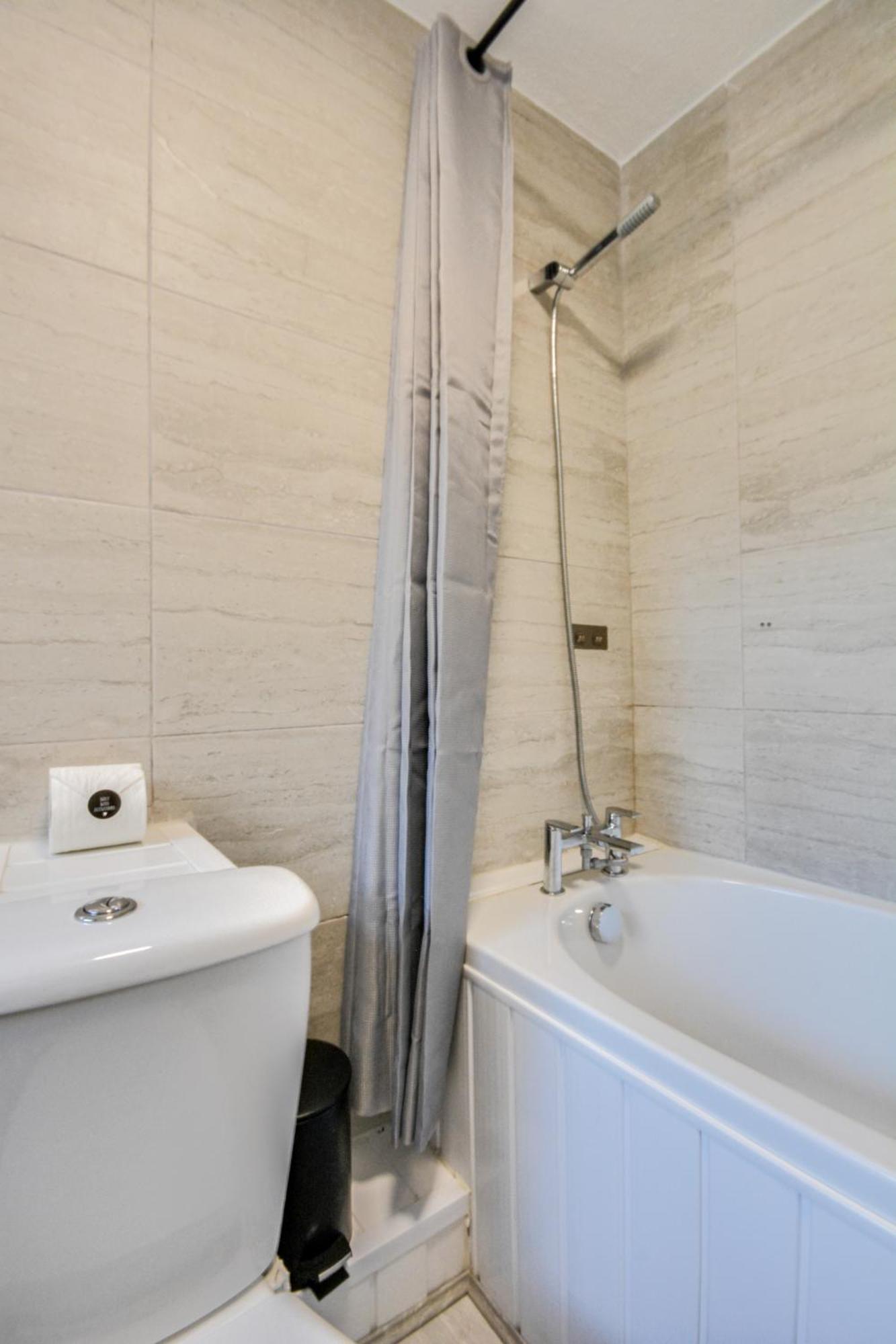 Stay With Alexandra 2 Free Parking - High Speed Free Wifi Liverpool Zewnętrze zdjęcie